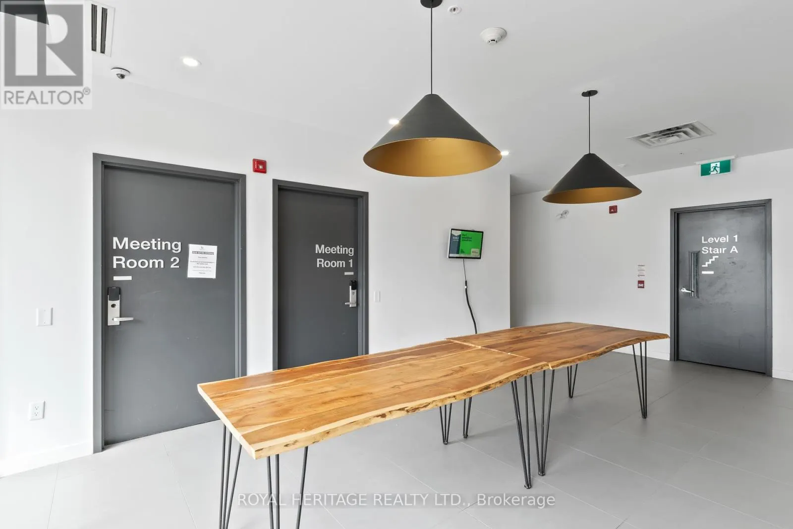 307 - 1800 SIMCOE STREET N