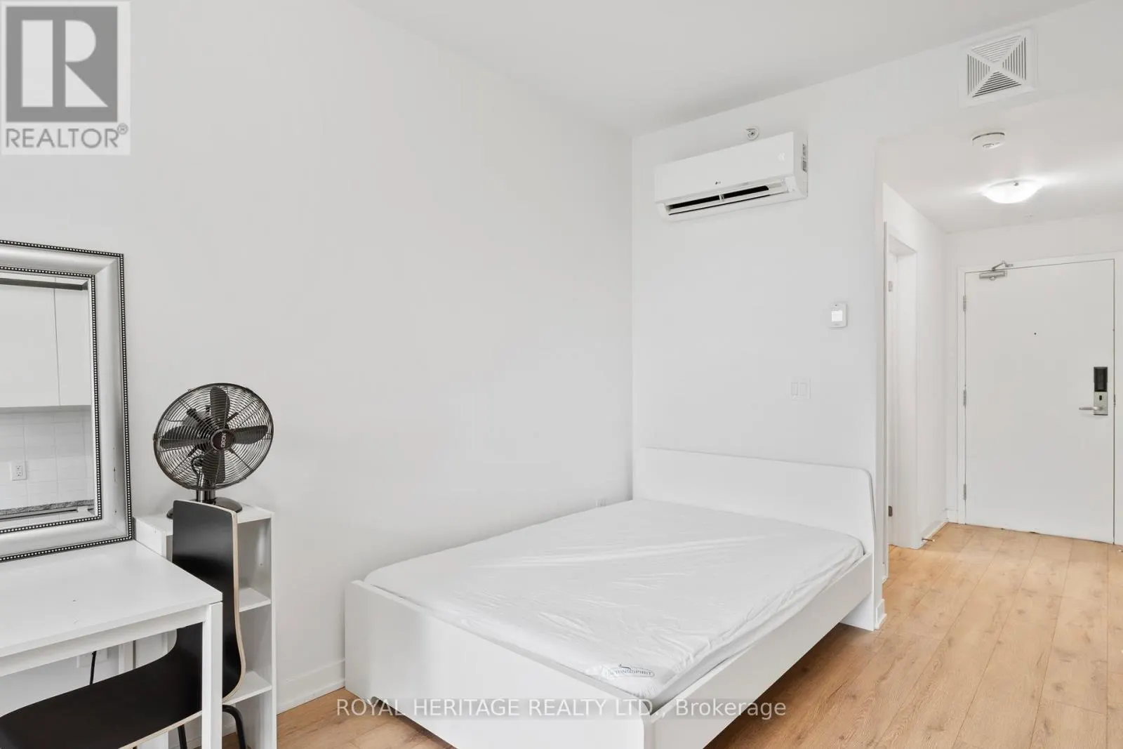 307 - 1800 SIMCOE STREET N