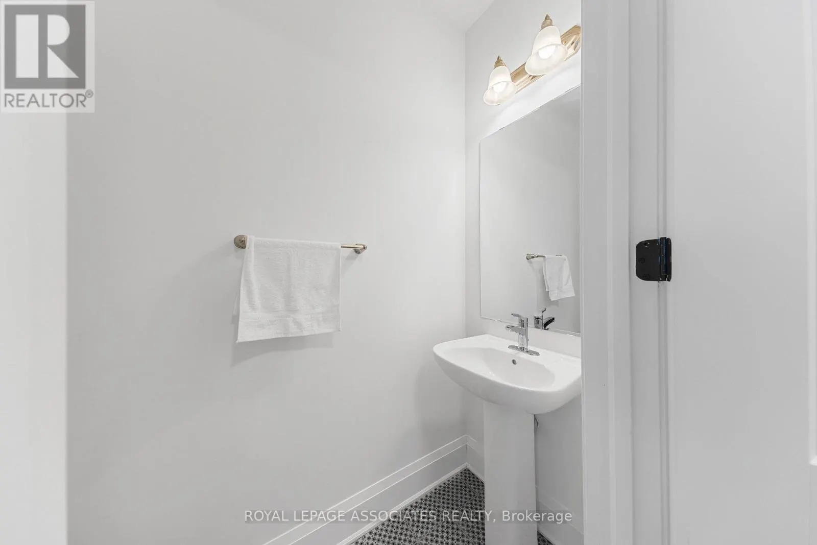 3089 PAPERBIRCH TRAIL