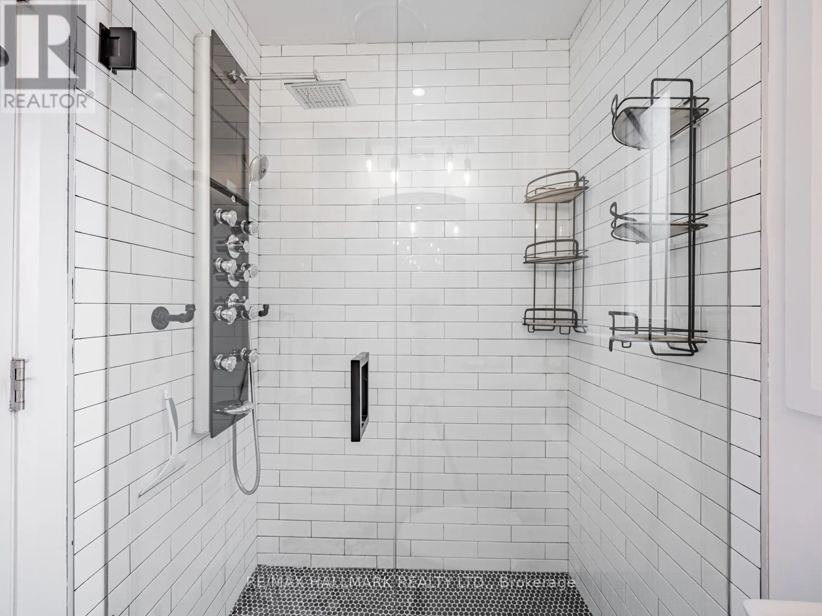 12 LEAGROVE CRESCENT