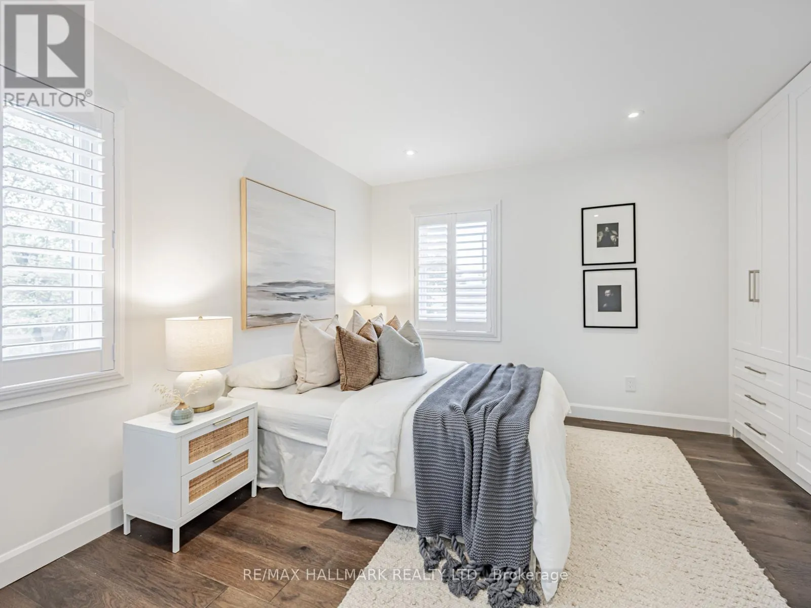 12 LEAGROVE CRESCENT