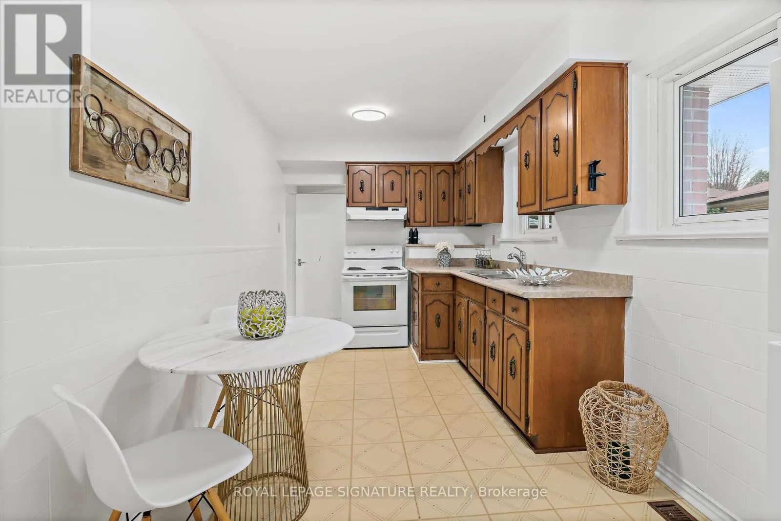 108 ROCHMAN BOULEVARD