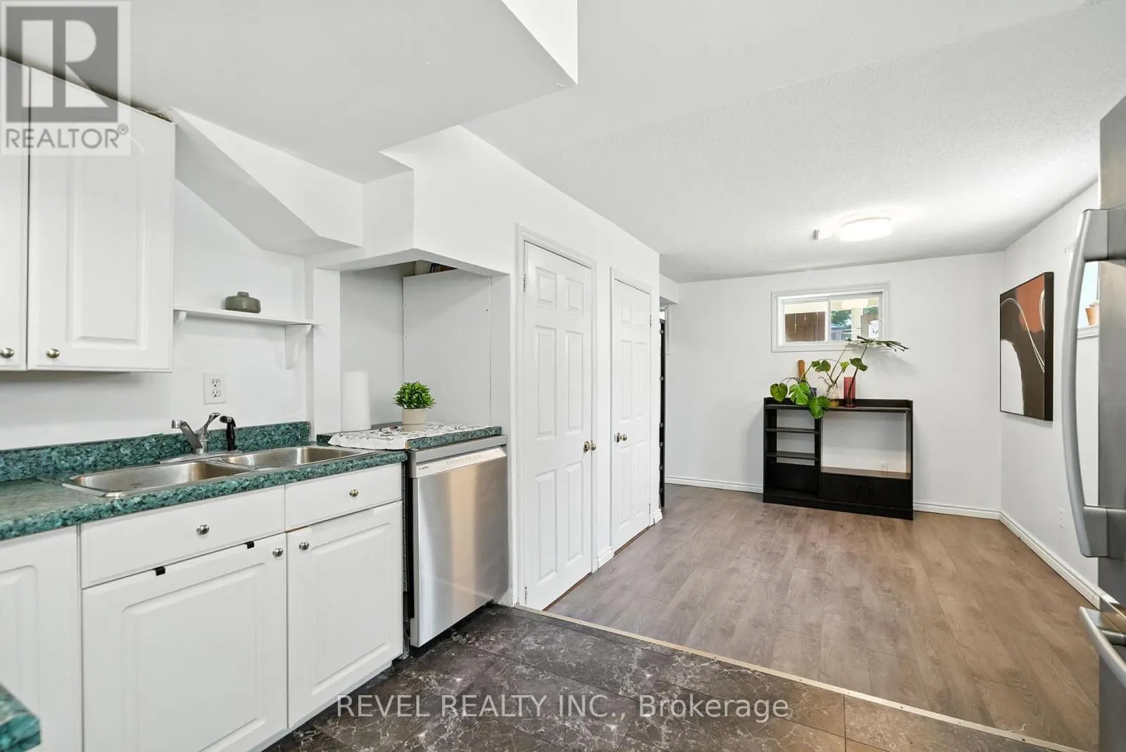 57 ROSEHILL BOULEVARD