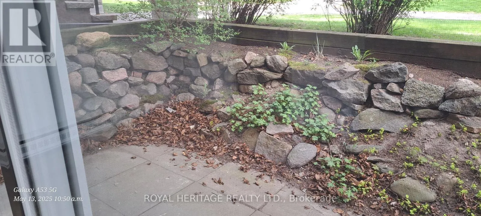 1 - 945 SIMCOE STREET N