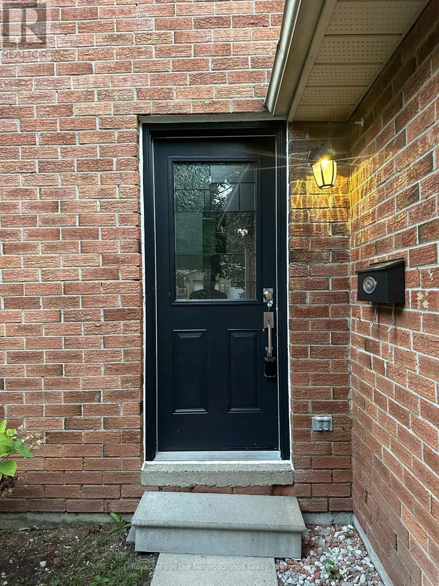 1 - 26 HARTSFIELD DRIVE, #1