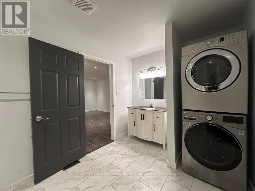 1 - 26 HARTSFIELD DRIVE, #1