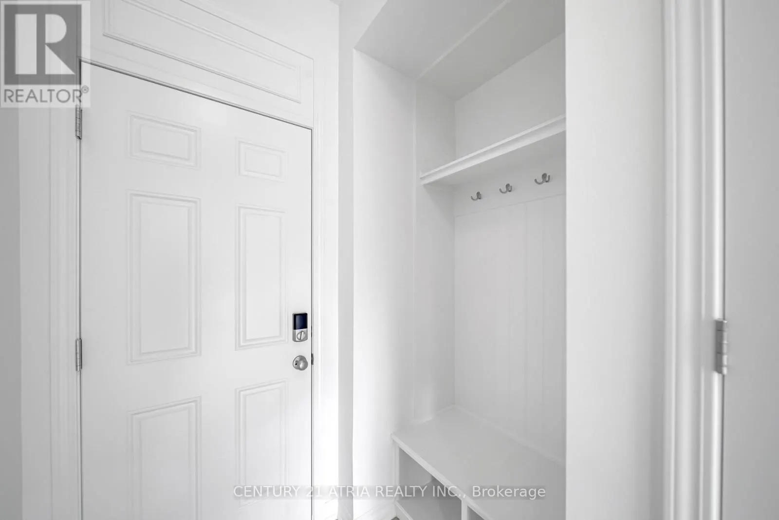 1349 GLAMORGAN MANOR