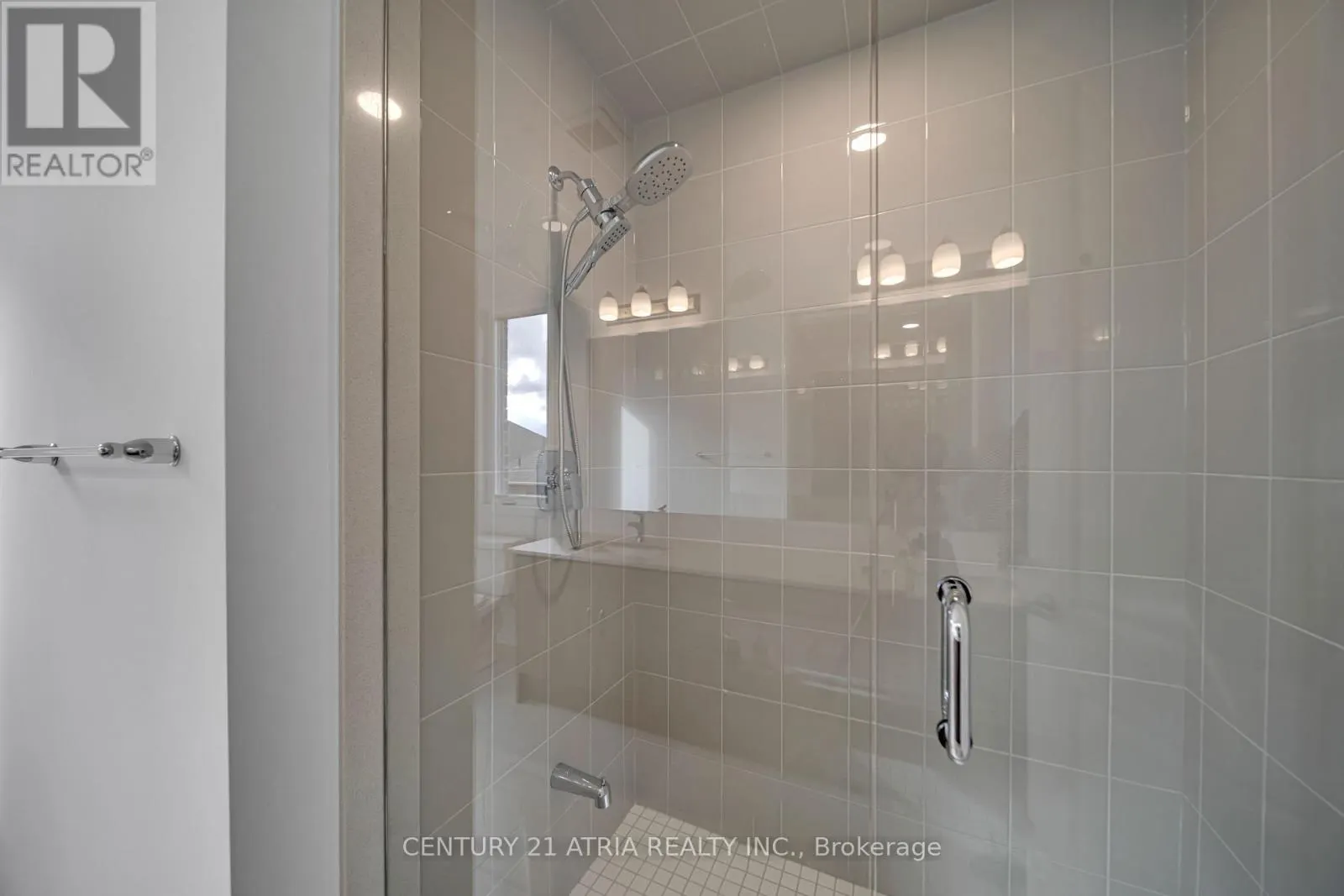 1349 GLAMORGAN MANOR