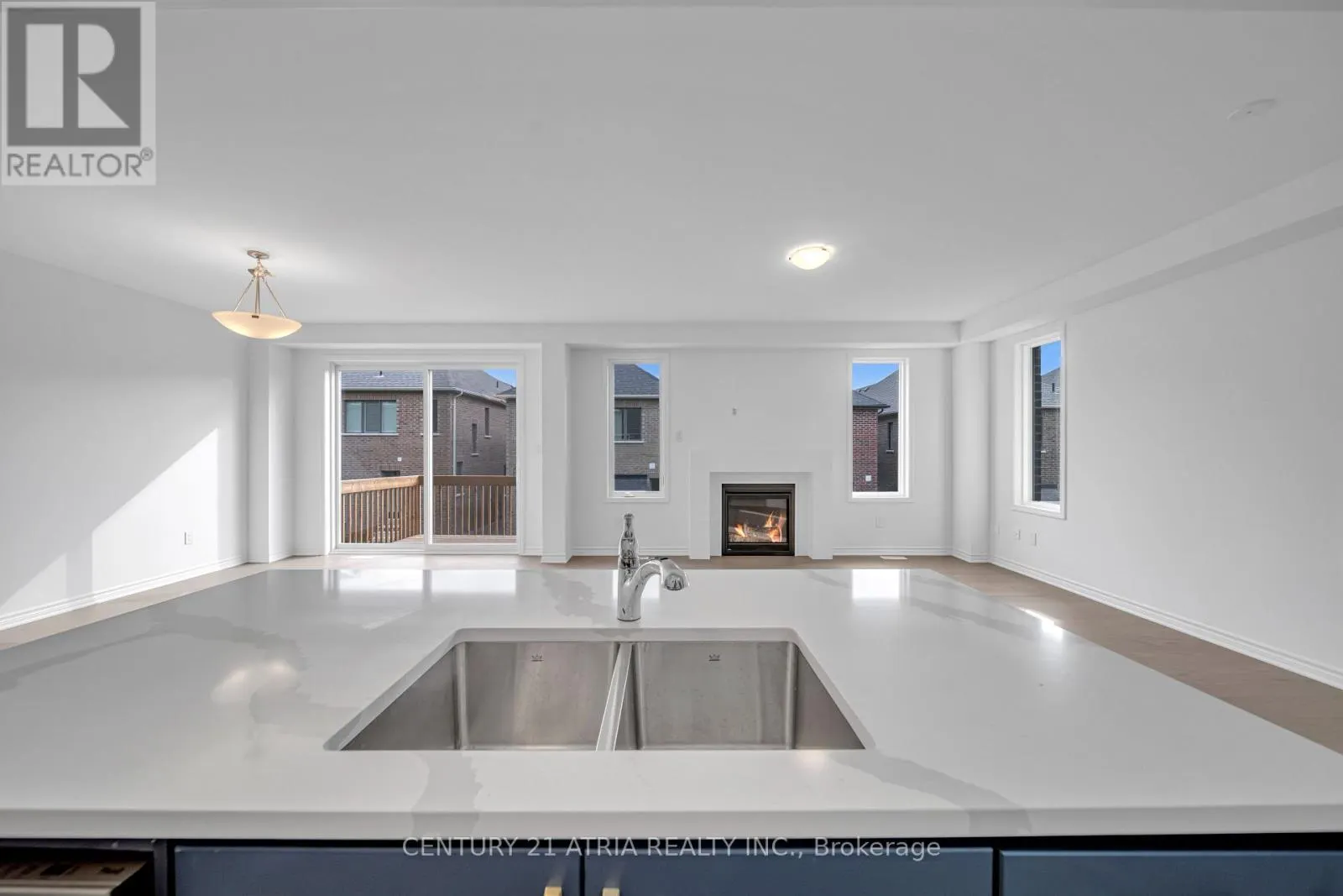 1349 GLAMORGAN MANOR