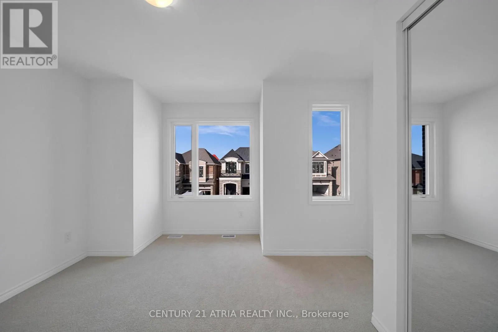 1349 GLAMORGAN MANOR