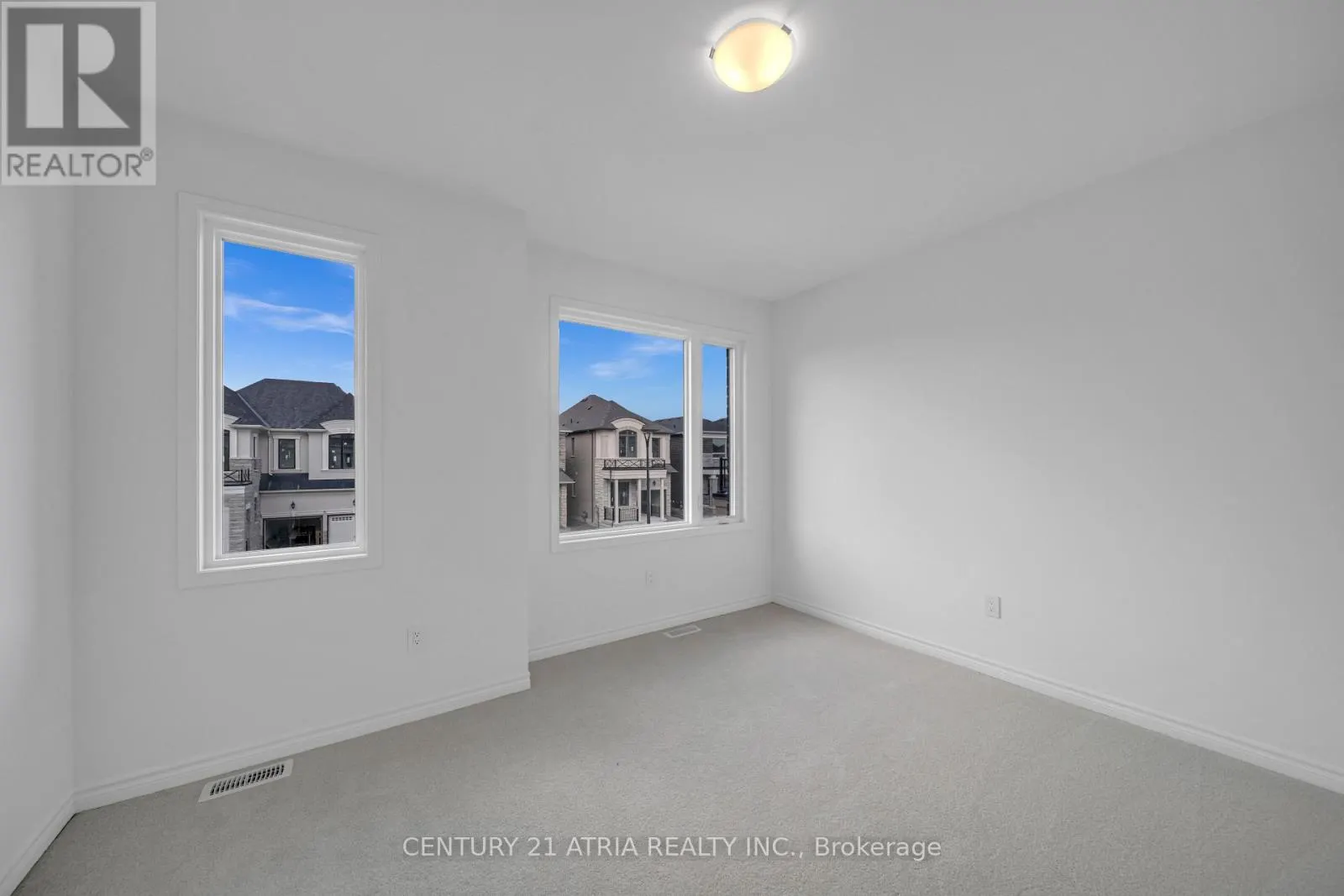 1349 GLAMORGAN MANOR