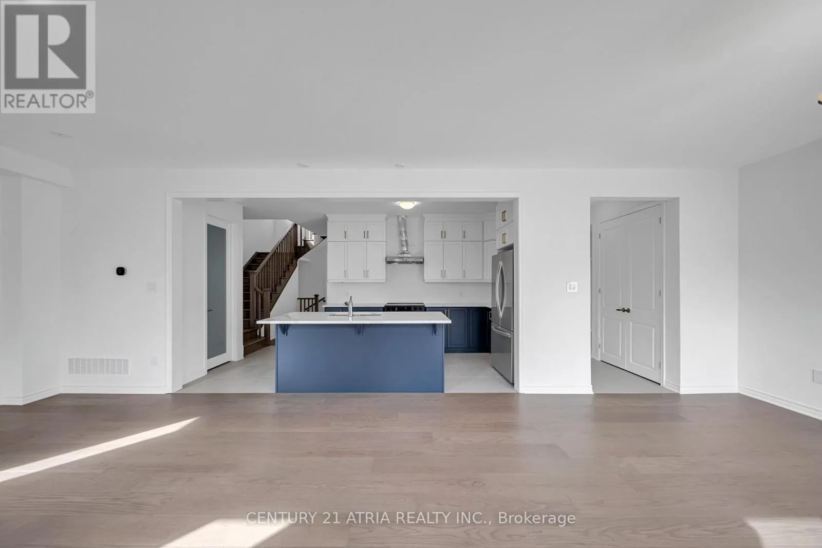 1349 GLAMORGAN MANOR