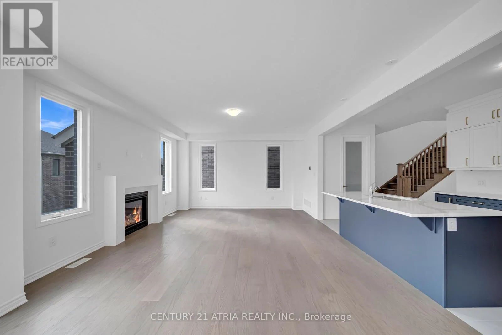 1349 GLAMORGAN MANOR