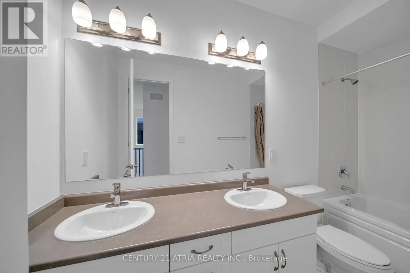 1349 GLAMORGAN MANOR