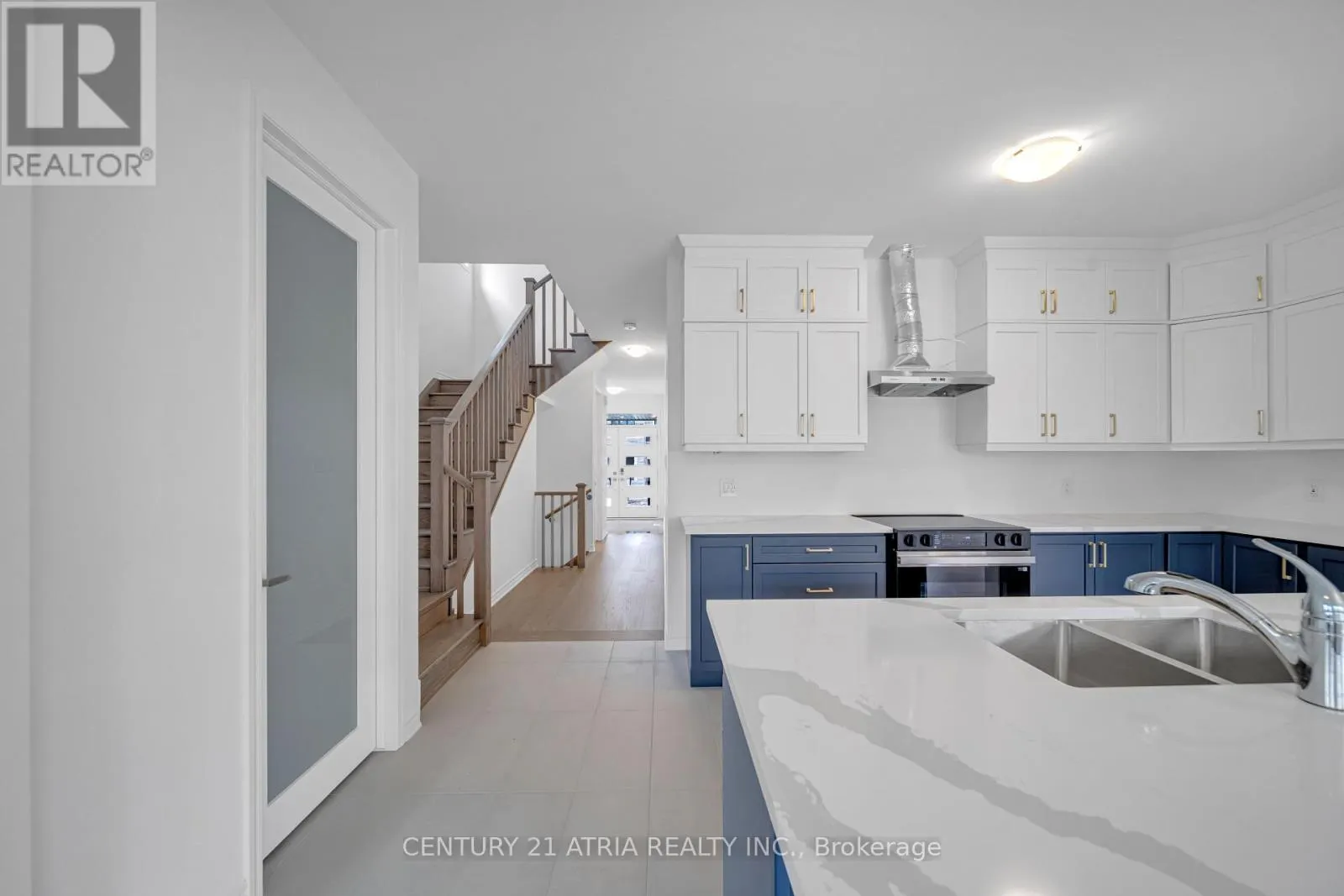 1349 GLAMORGAN MANOR