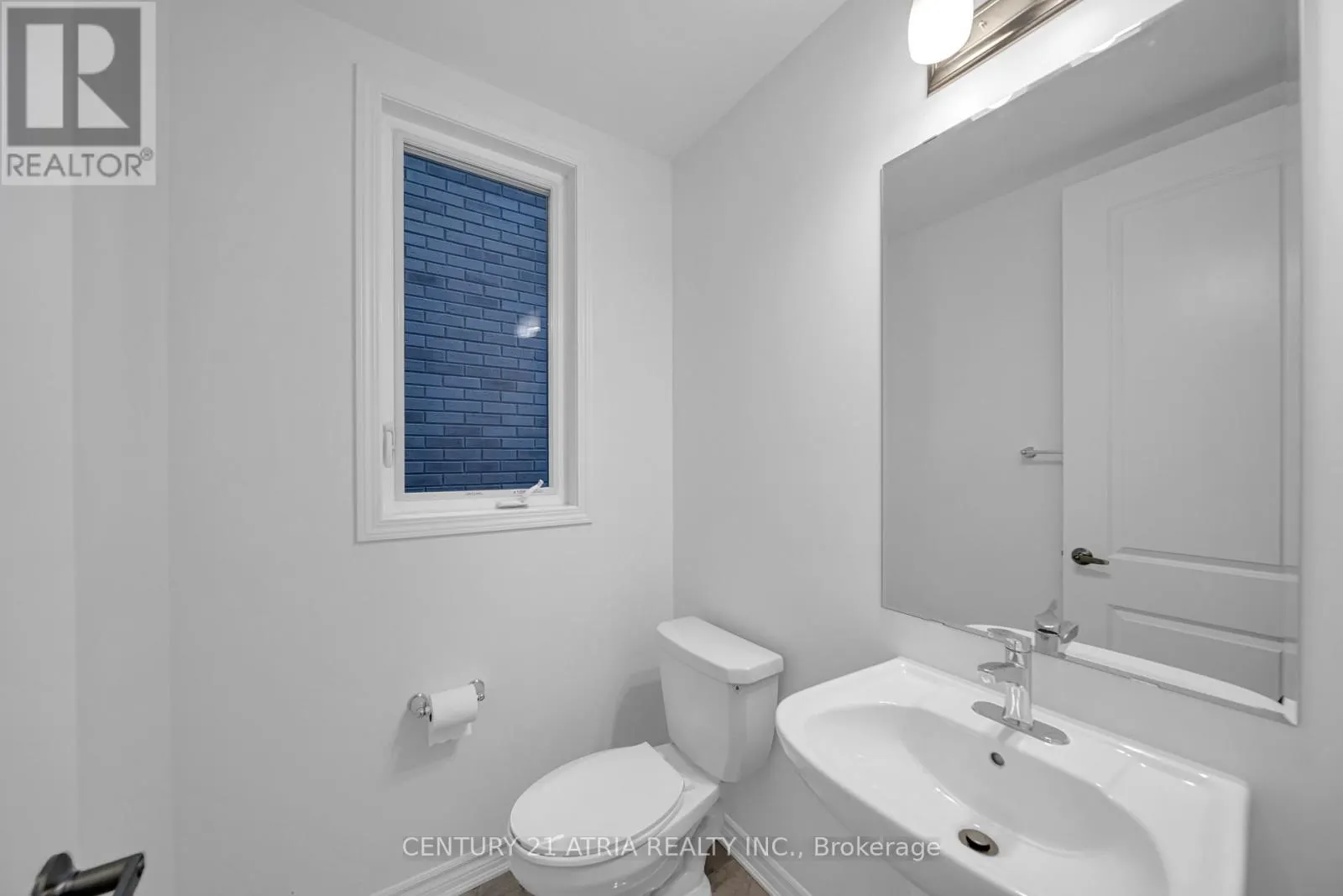 1349 GLAMORGAN MANOR