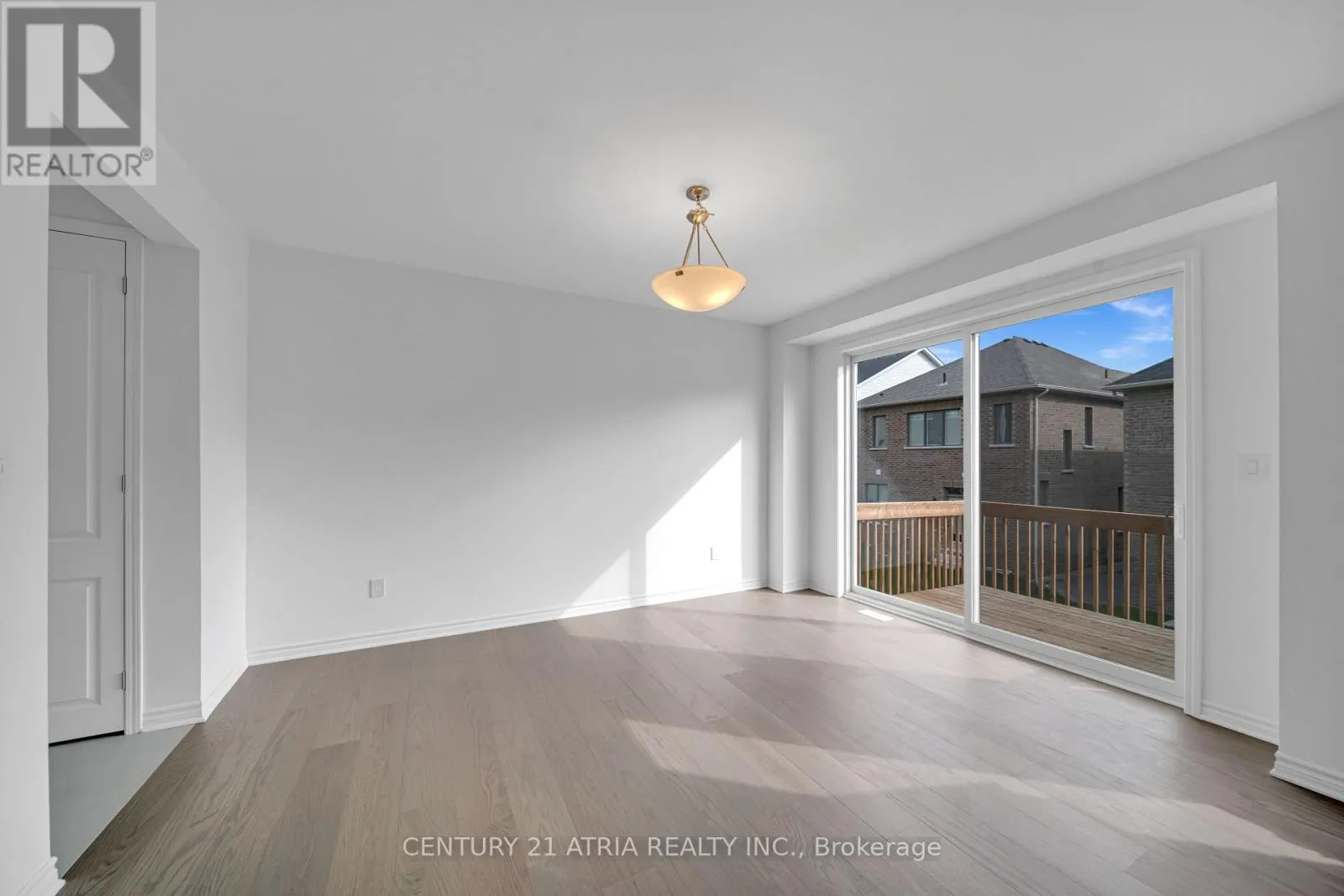 1349 GLAMORGAN MANOR