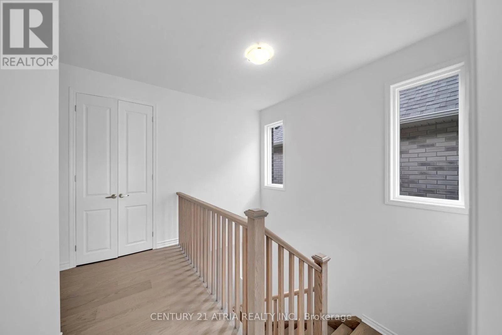 1349 GLAMORGAN MANOR