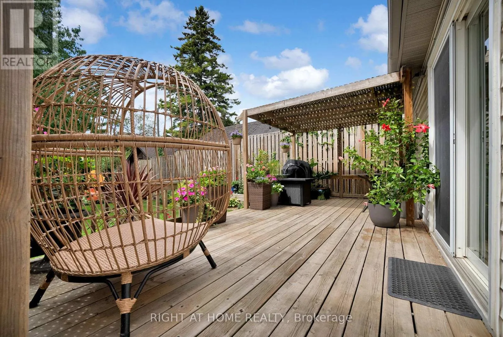 84 OSHAWA BOULEVARD N