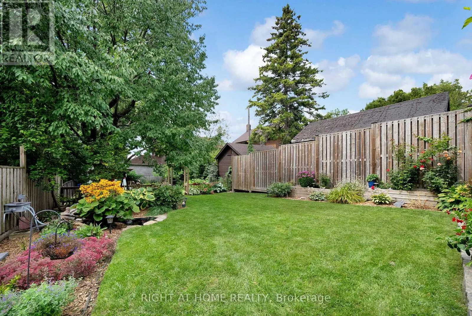 84 OSHAWA BOULEVARD N