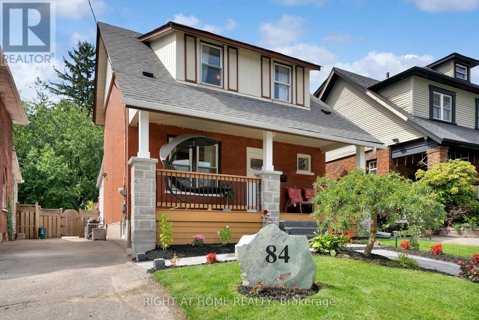 84 OSHAWA BOULEVARD N