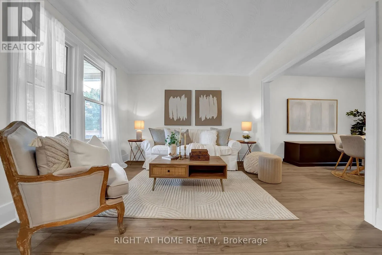 84 OSHAWA BOULEVARD N