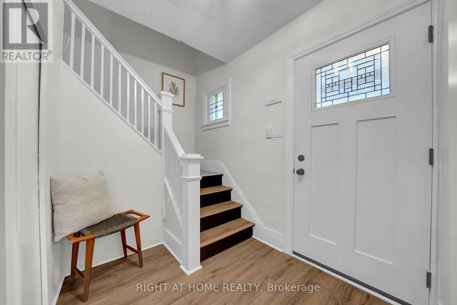 84 OSHAWA BOULEVARD N