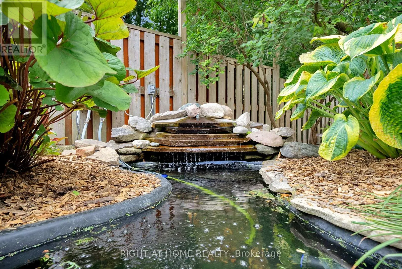 84 OSHAWA BOULEVARD N