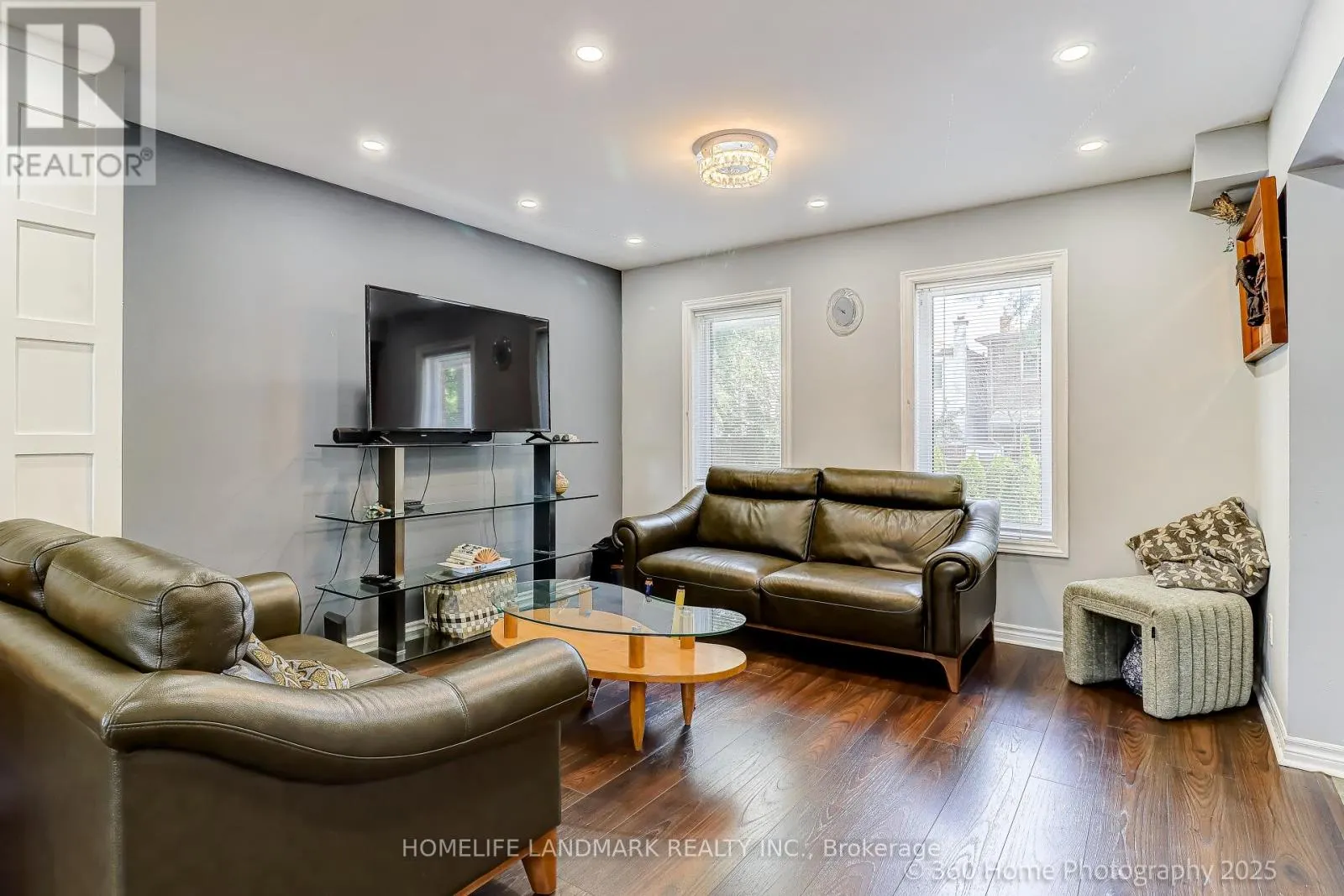 3 - 361 BIRCHMOUNT ROAD