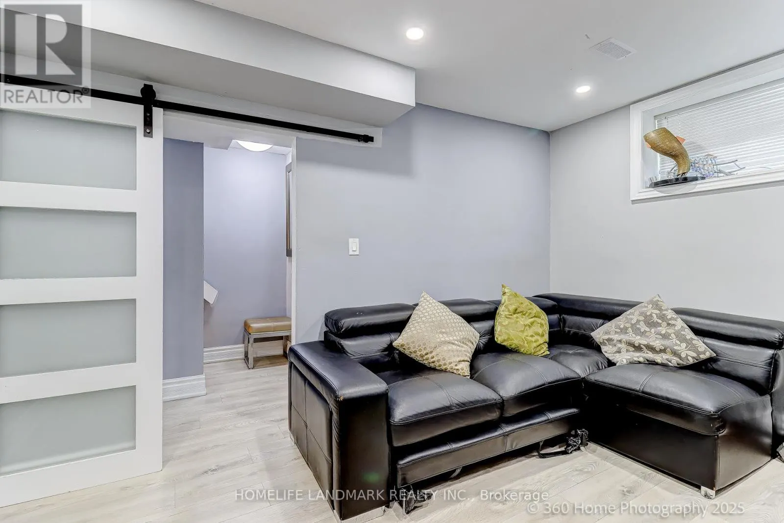 3 - 361 BIRCHMOUNT ROAD