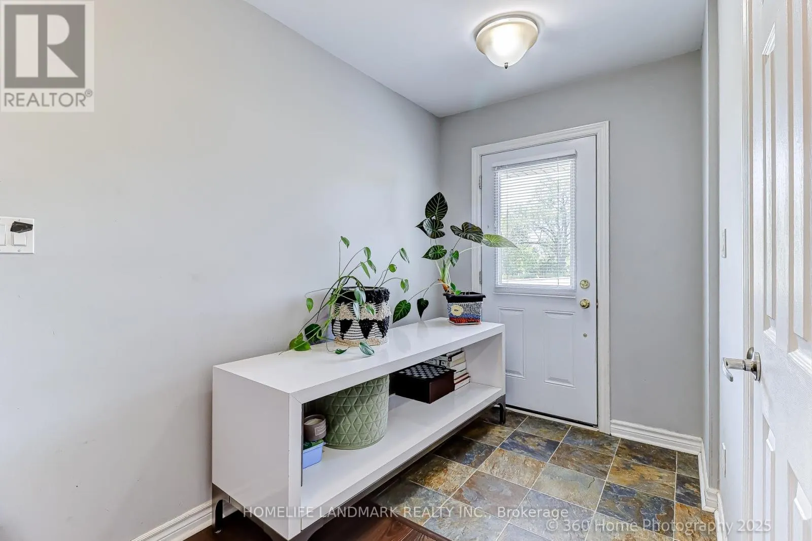 3 - 361 BIRCHMOUNT ROAD