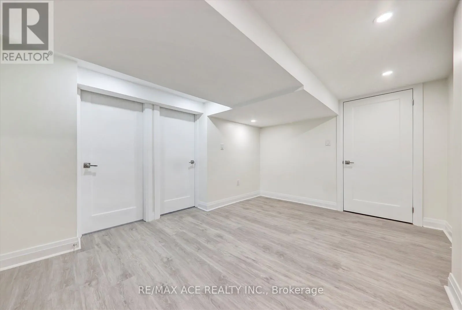 19 BLAKEMANOR BOULEVARD