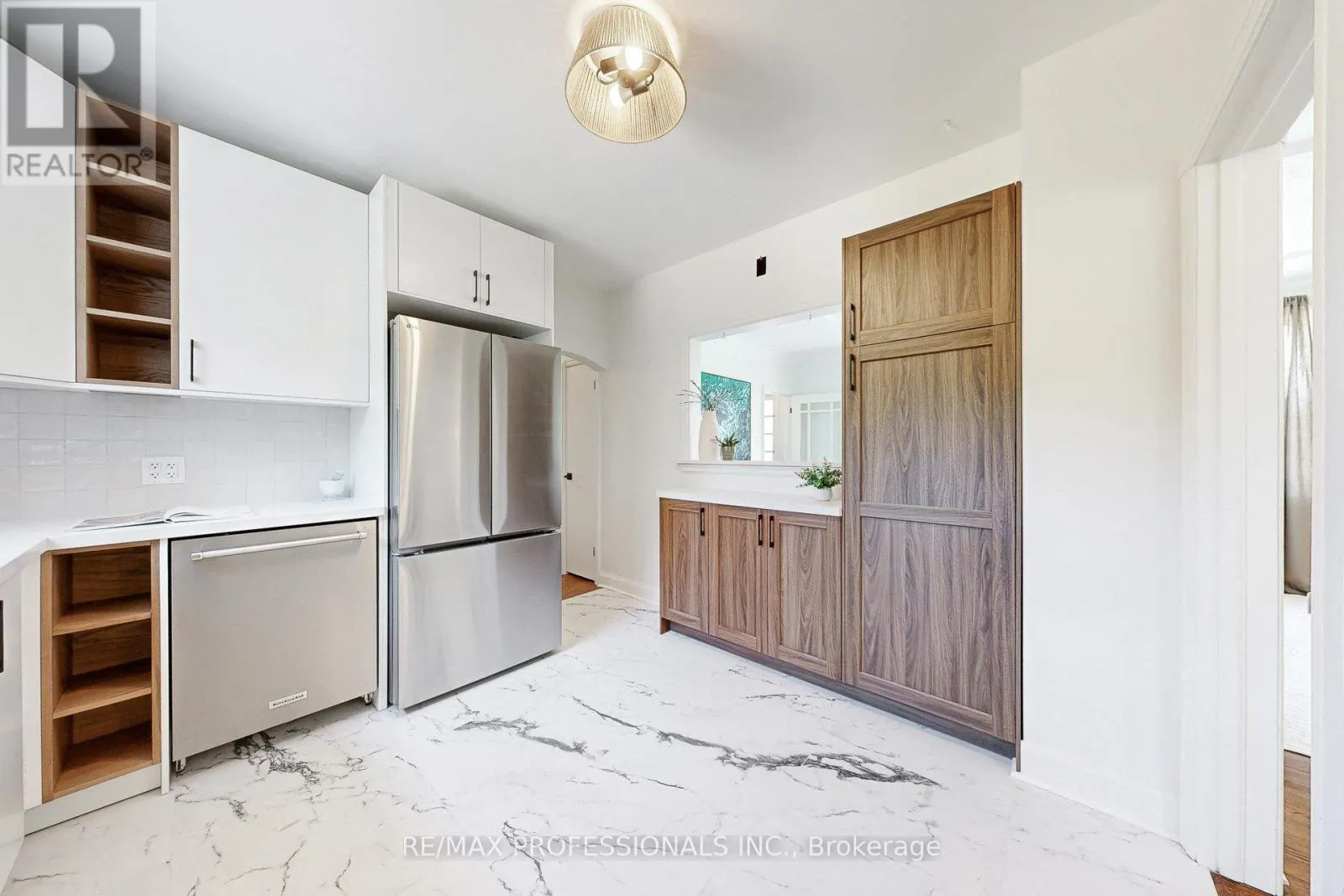 146 PINEGROVE AVENUE