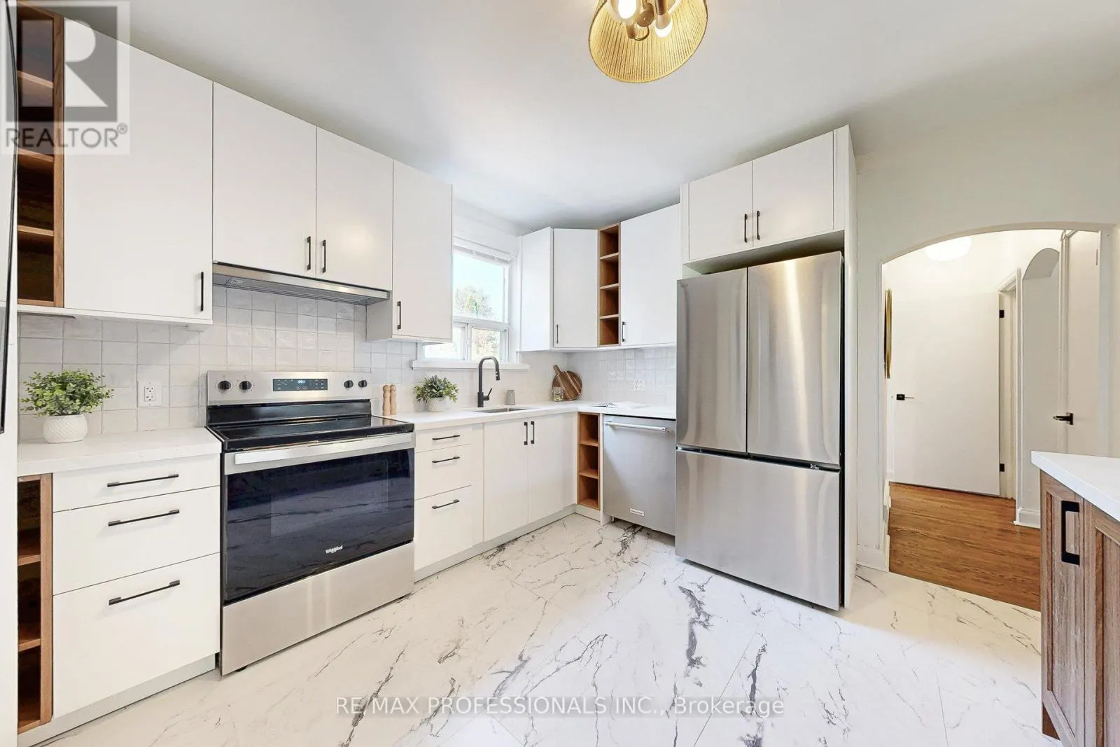 146 PINEGROVE AVENUE