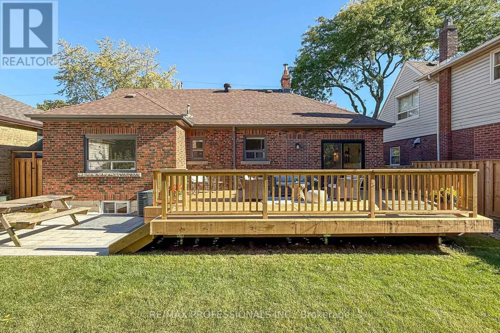 146 PINEGROVE AVENUE