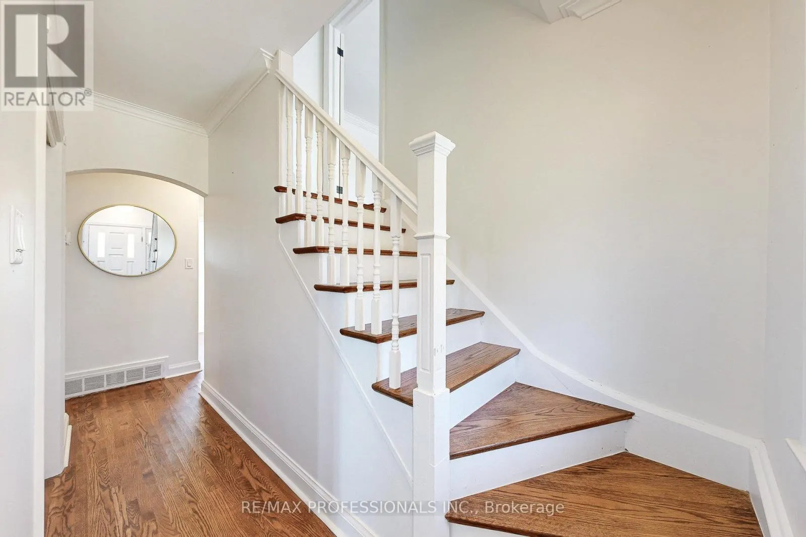 146 PINEGROVE AVENUE