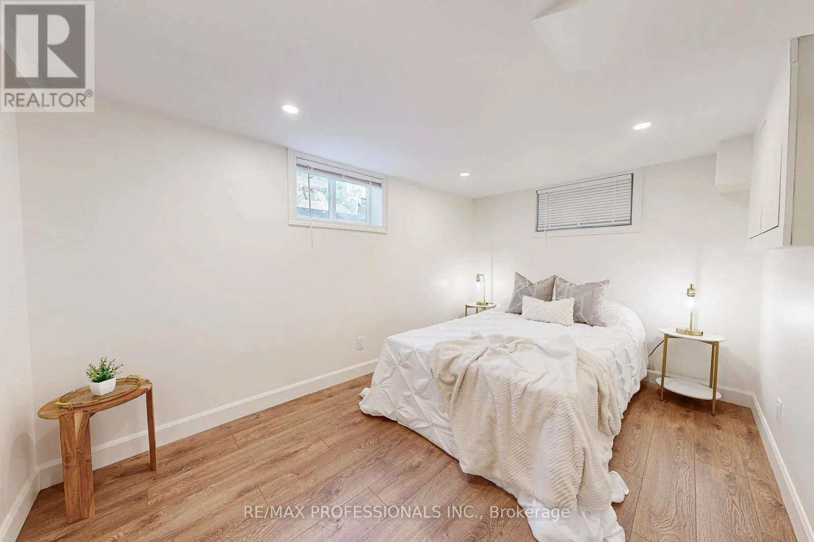 146 PINEGROVE AVENUE