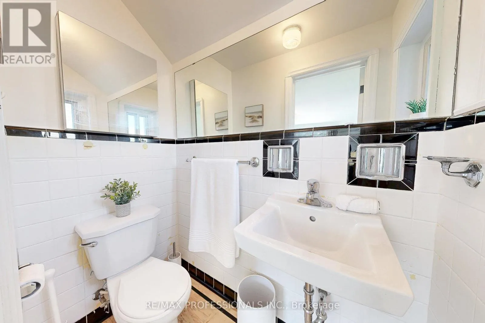 146 PINEGROVE AVENUE