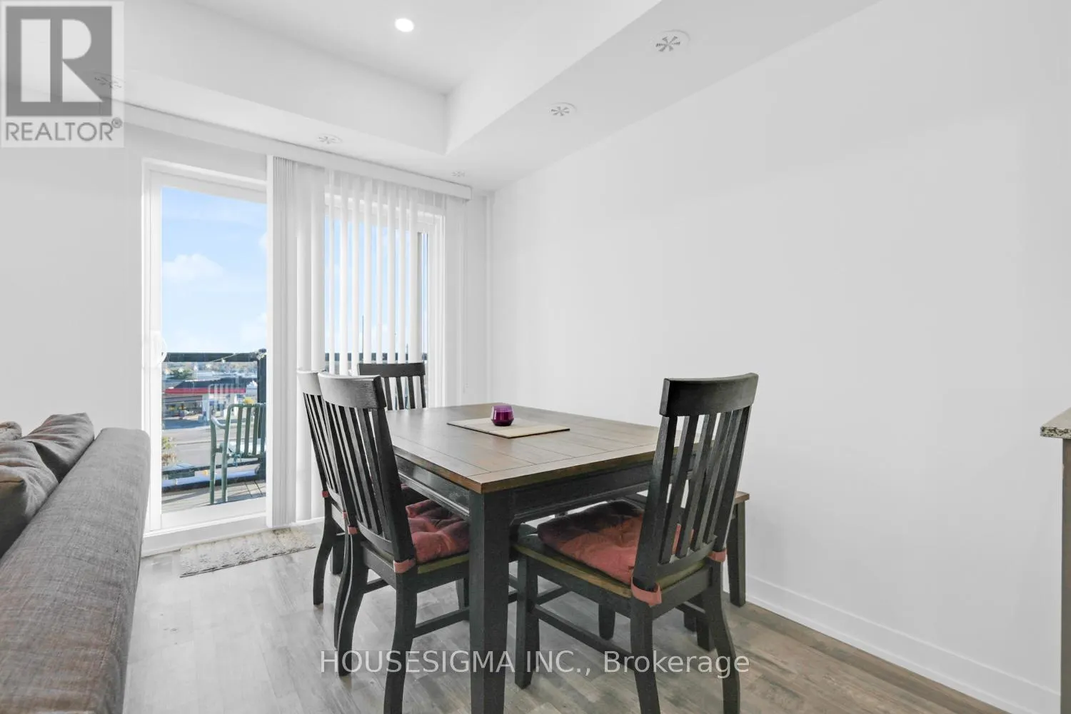 408 - 1460 WHITES ROAD