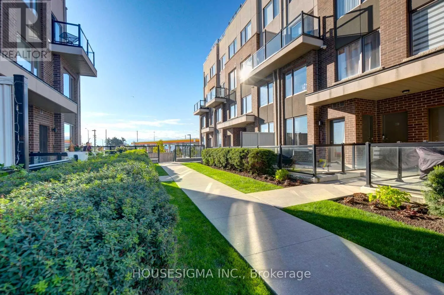 408 - 1460 WHITES ROAD