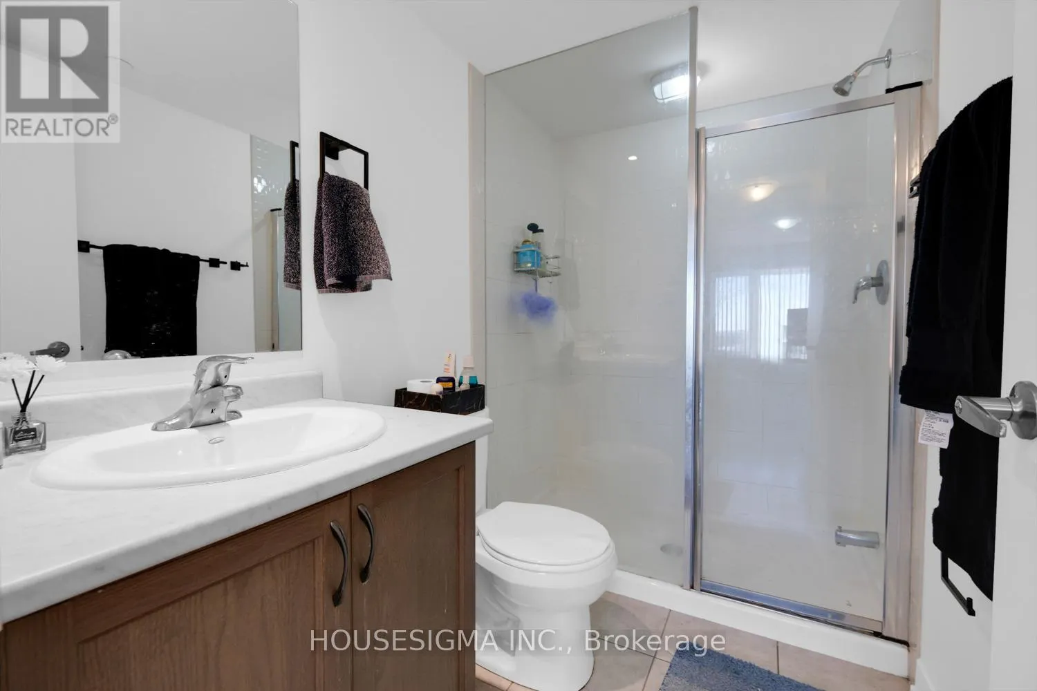 408 - 1460 WHITES ROAD