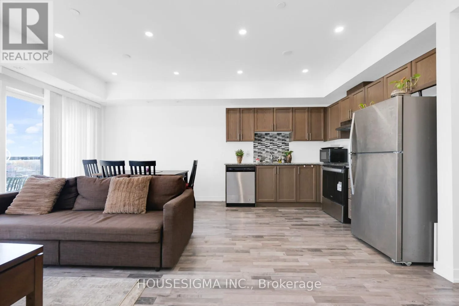 408 - 1460 WHITES ROAD