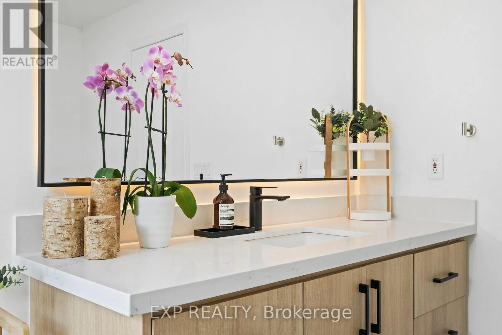 61 TIMBERCREEK COURT