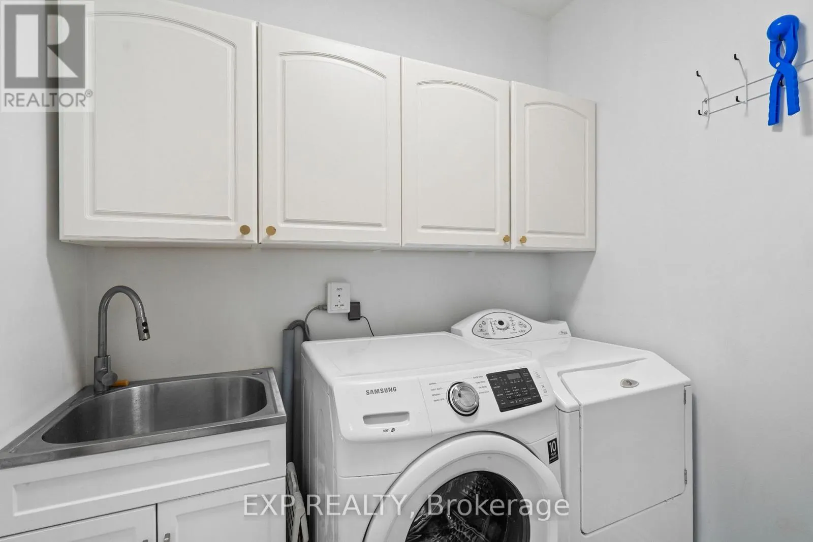 61 TIMBERCREEK COURT