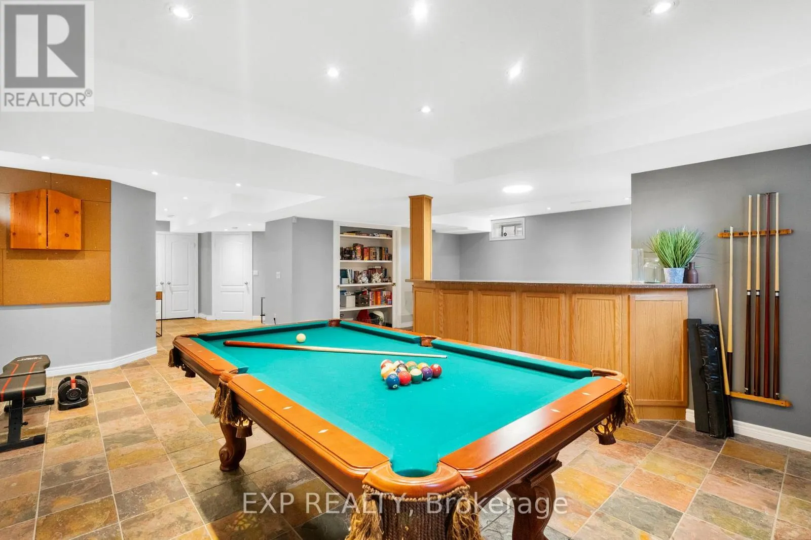 61 TIMBERCREEK COURT