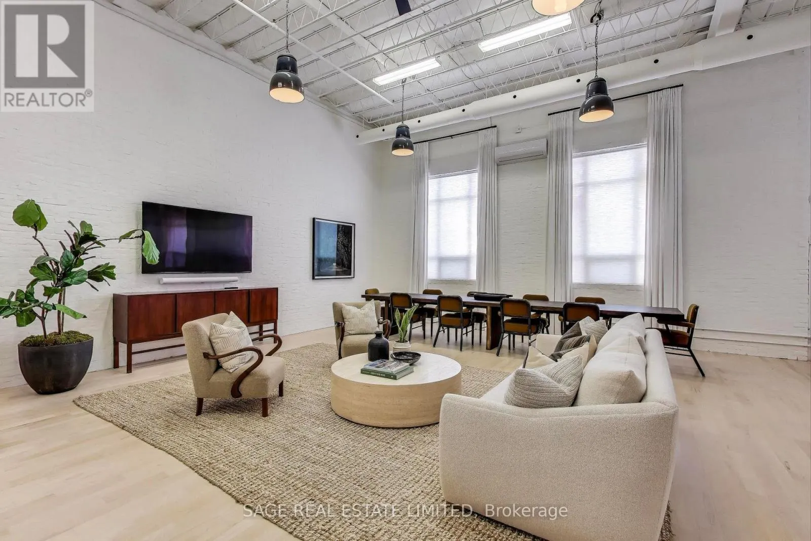 102A - 245 CARLAW AVENUE