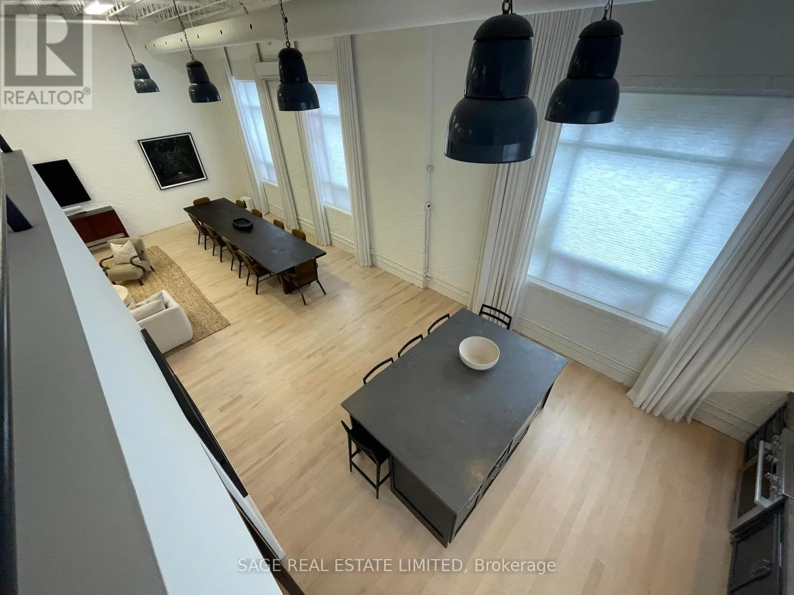 102A - 245 CARLAW AVENUE