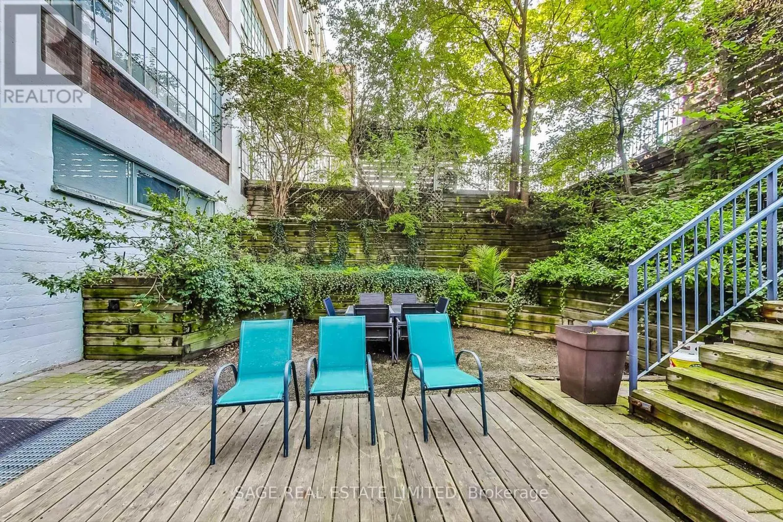 102A - 245 CARLAW AVENUE