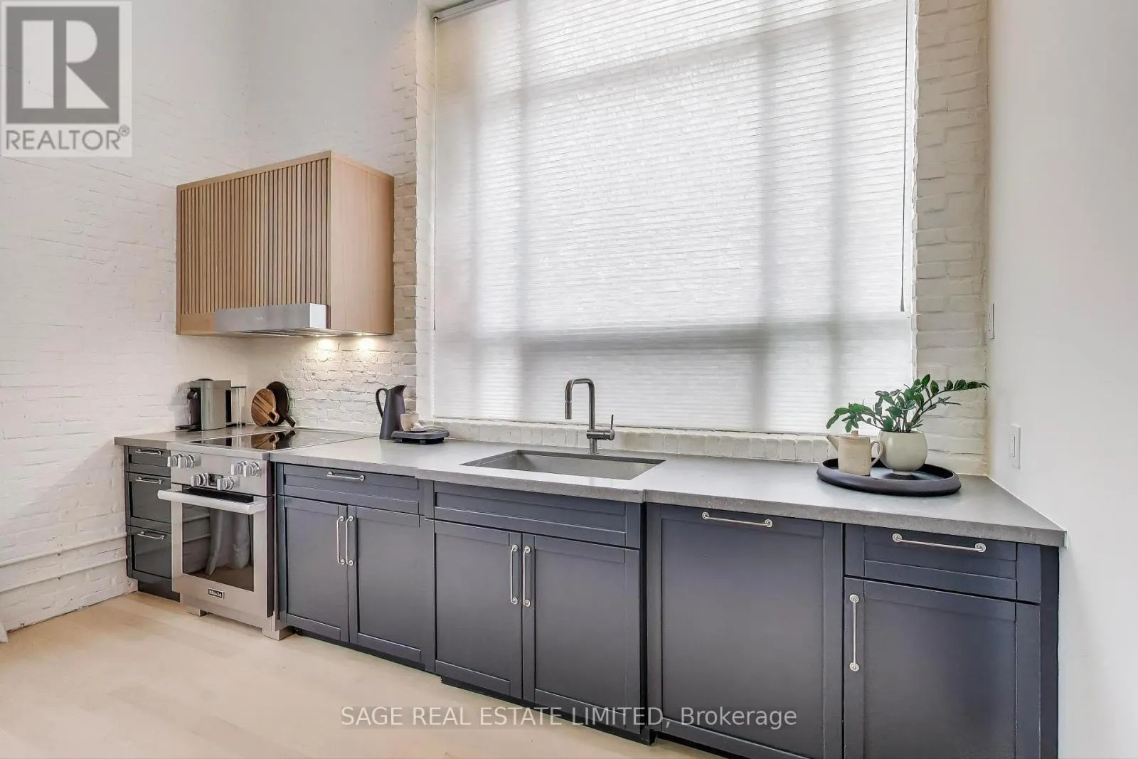 102A - 245 CARLAW AVENUE