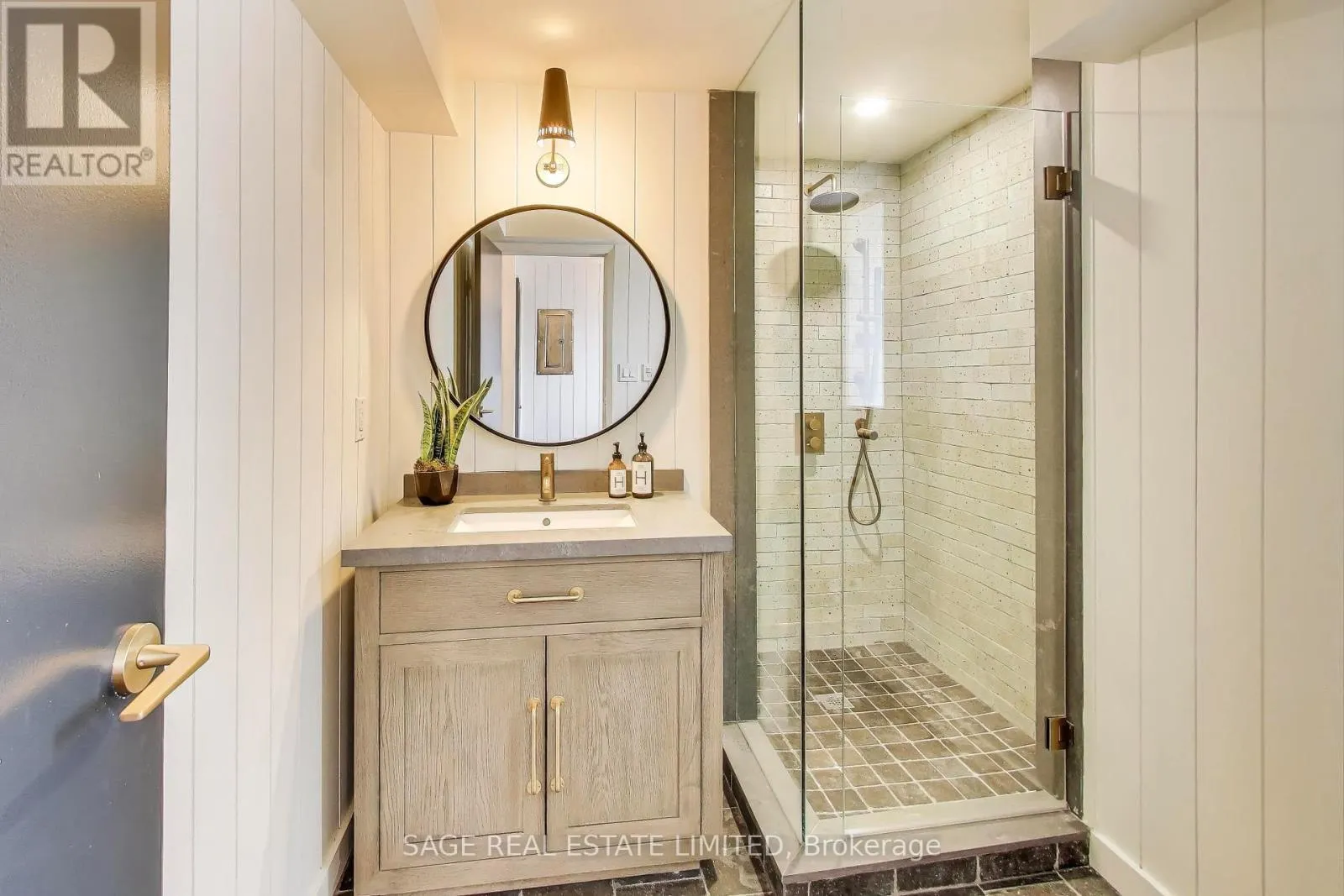 102A - 245 CARLAW AVENUE